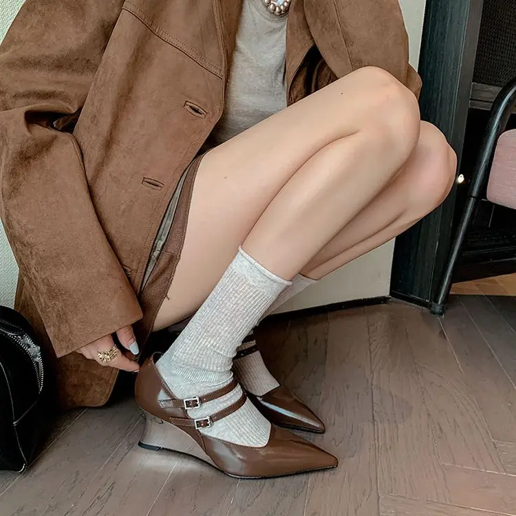 Pumps View 16