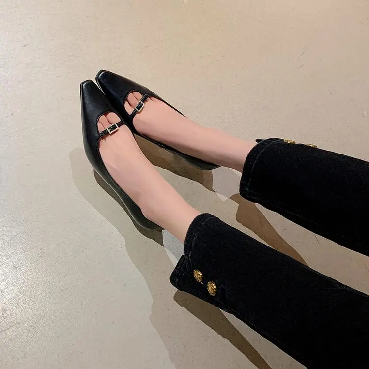 Rhinestone Pumps Detail