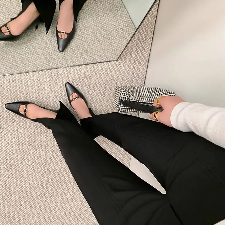 Rhinestone Pumps Detail