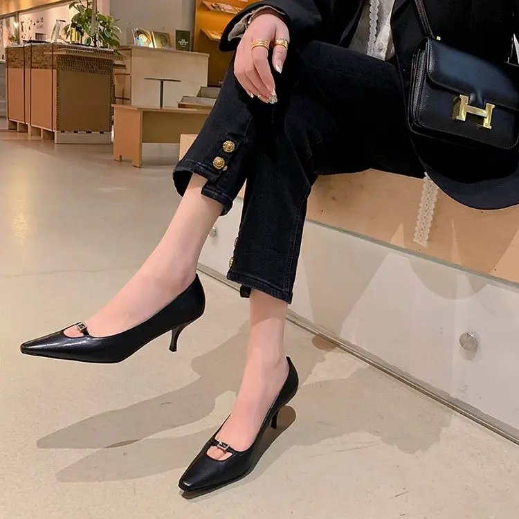 Rhinestone Pumps Detail