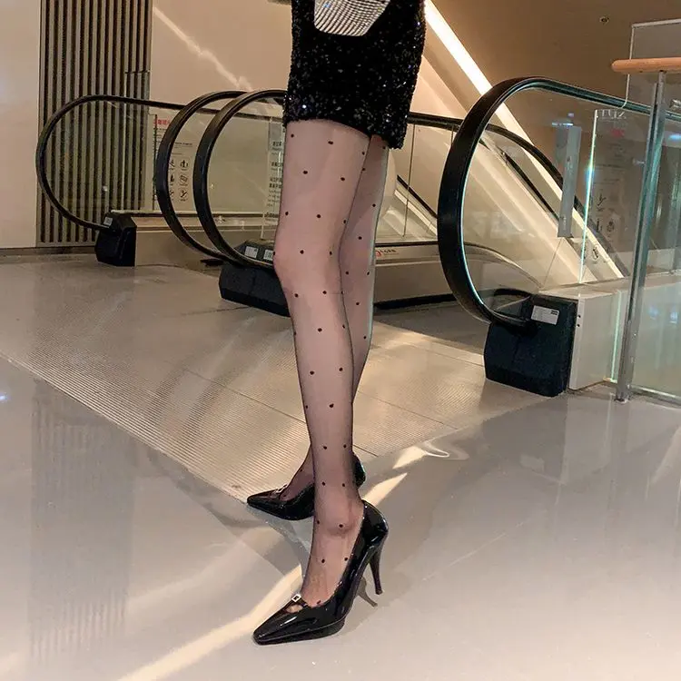 Rhinestone Pumps Detail