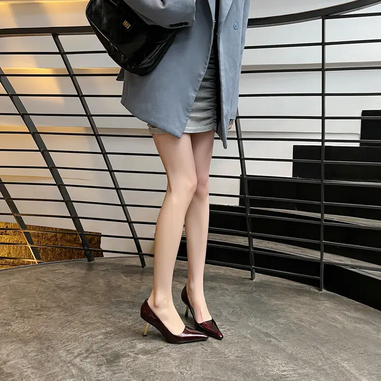 stiletto pumps 11