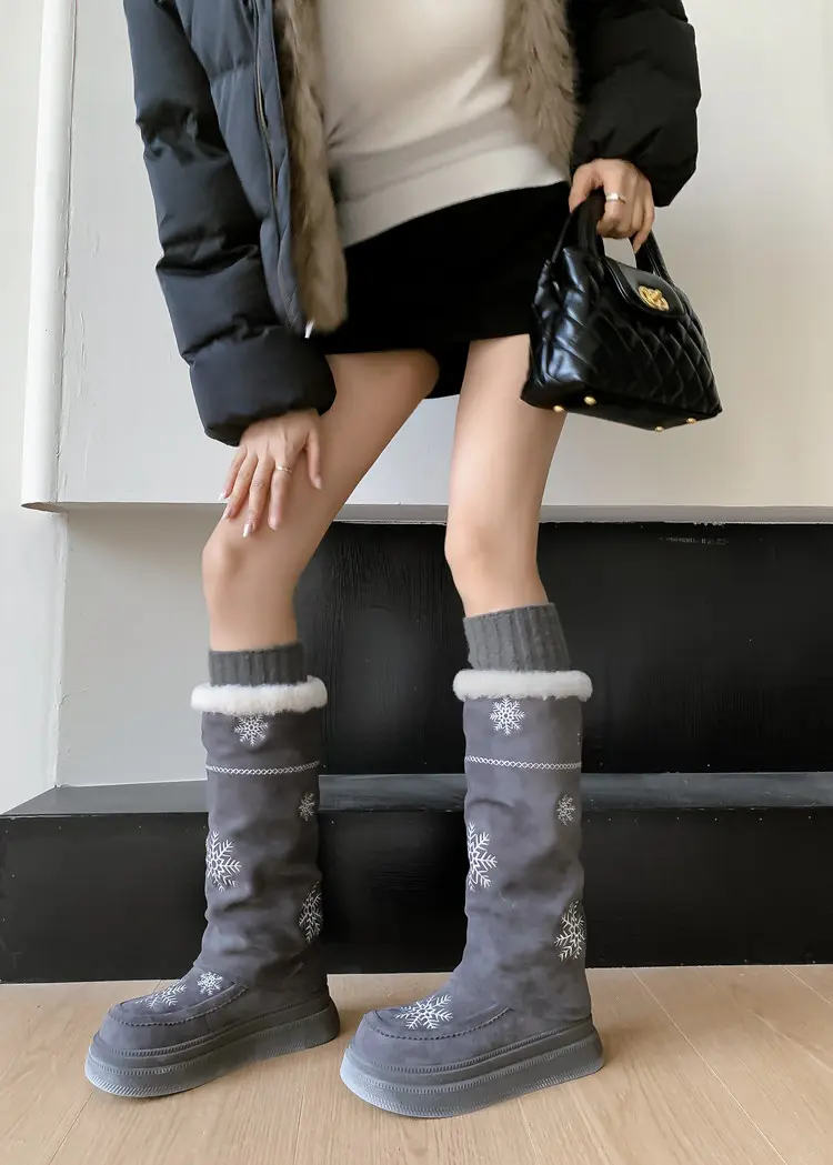 Women's Wool Knee-High Boots for Christmas Suede Upper 32