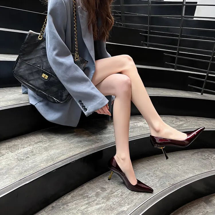 stiletto pumps 13