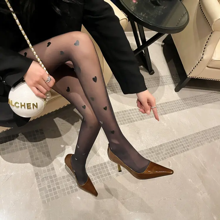 Metallic Sculptural Stiletto Pumps Nude Patent Leather Detail 5
