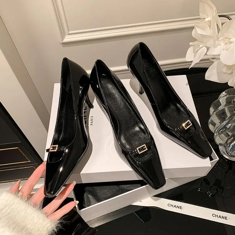 Rhinestone Pumps Detail