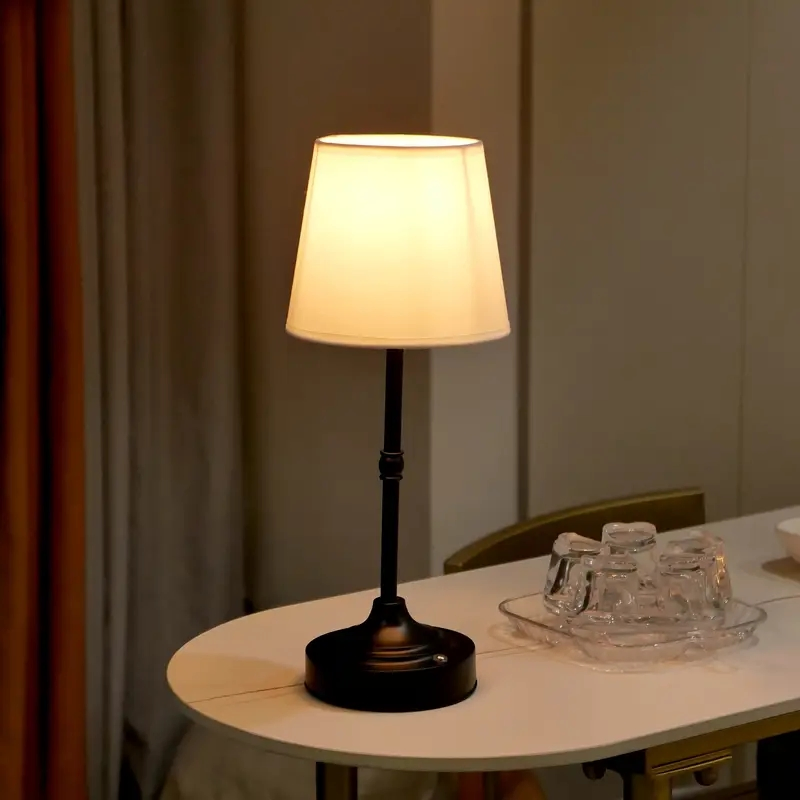 Modern European Antique Power Banker Lamp with Retro Shade Iron Body Table Light for Home or Bar Study for Living Room