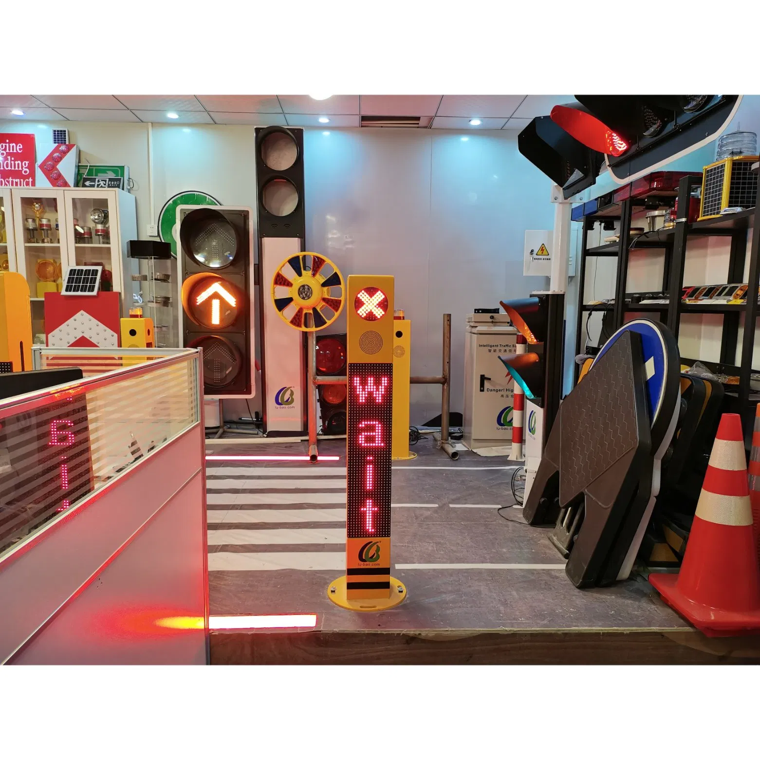 Traffic Signal Light Voice Warning Column with Voice Guidance for Pedestrian Crossing