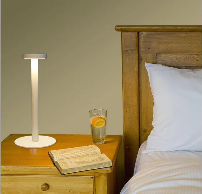 White Aluminium Desk Lamp