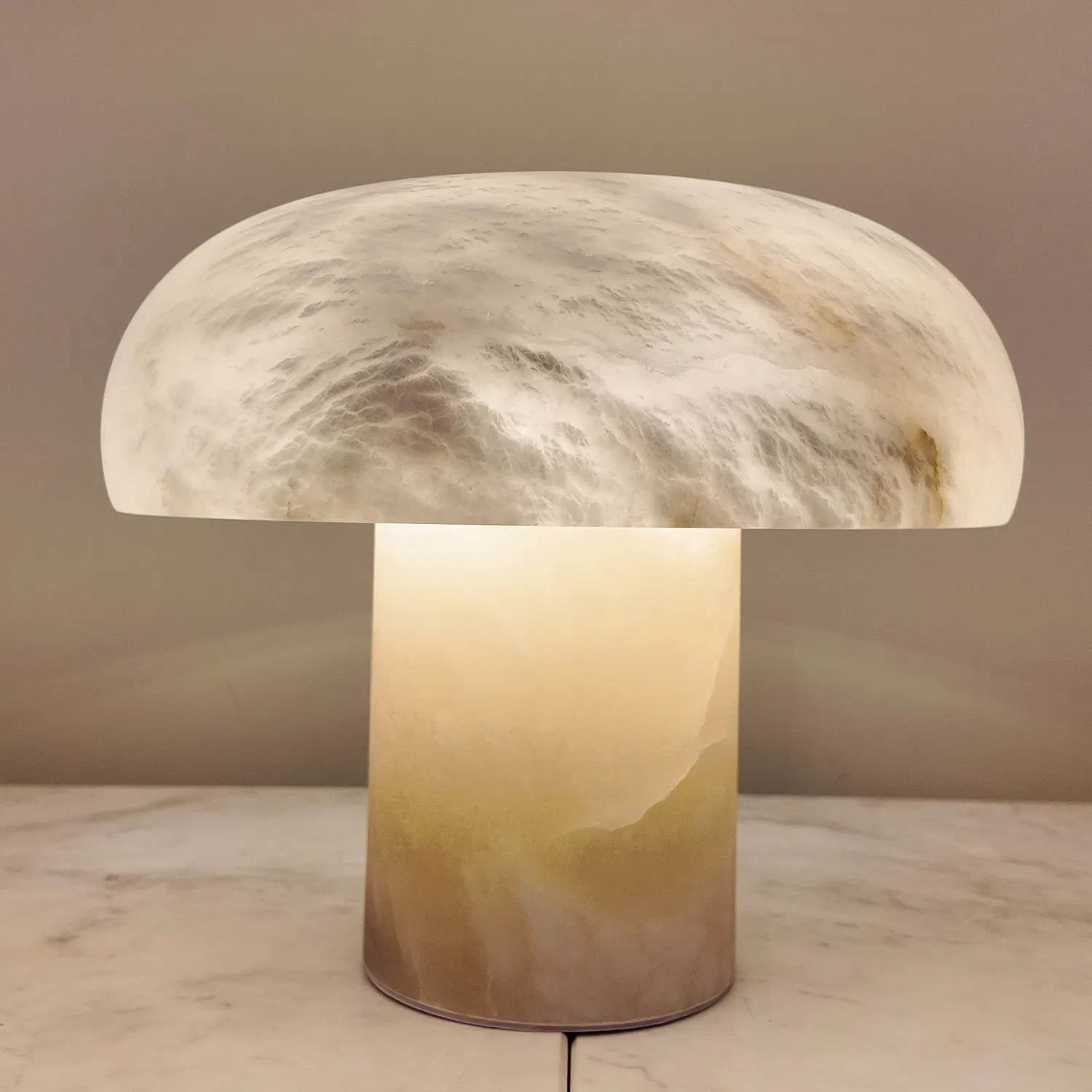 OEM Pure Natural Alabaster Night Table Lamp for Living Room Bedroom Bedside Use