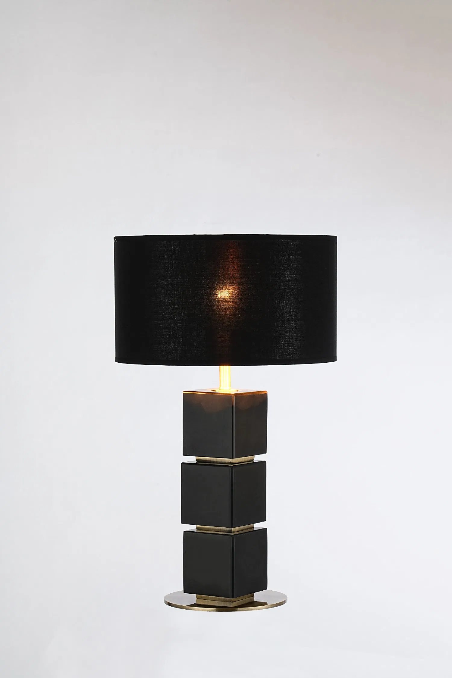 Postmodern Minimalist Reading Light Personality Hotel Bedroom Bedside Crystal Metal Table Lamp