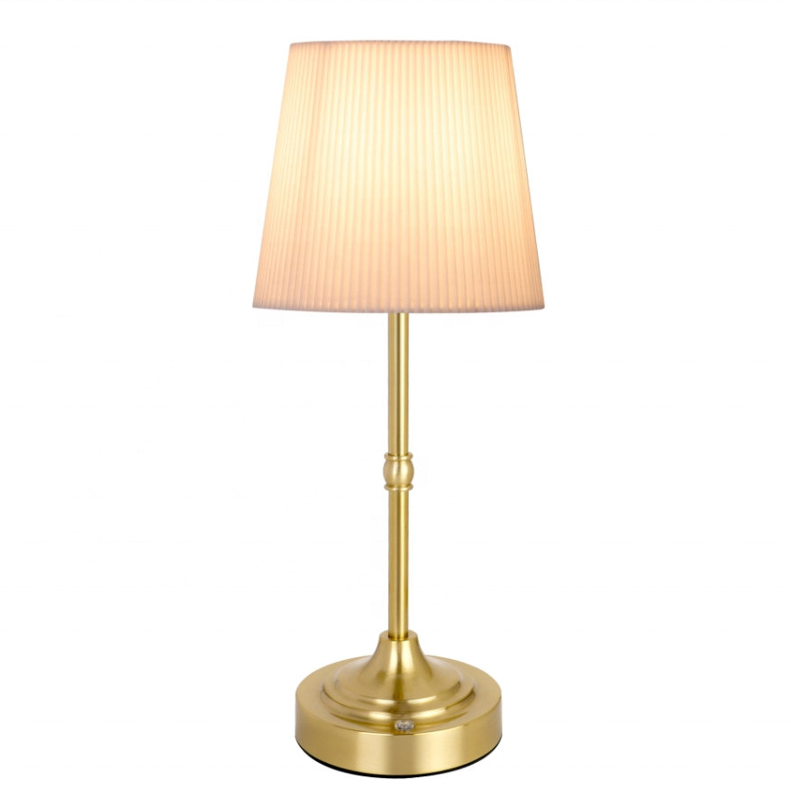 Modern European Antique Power Banker Lamp with Retro Shade Iron Body Table Light for Home or Bar Study for Living Room