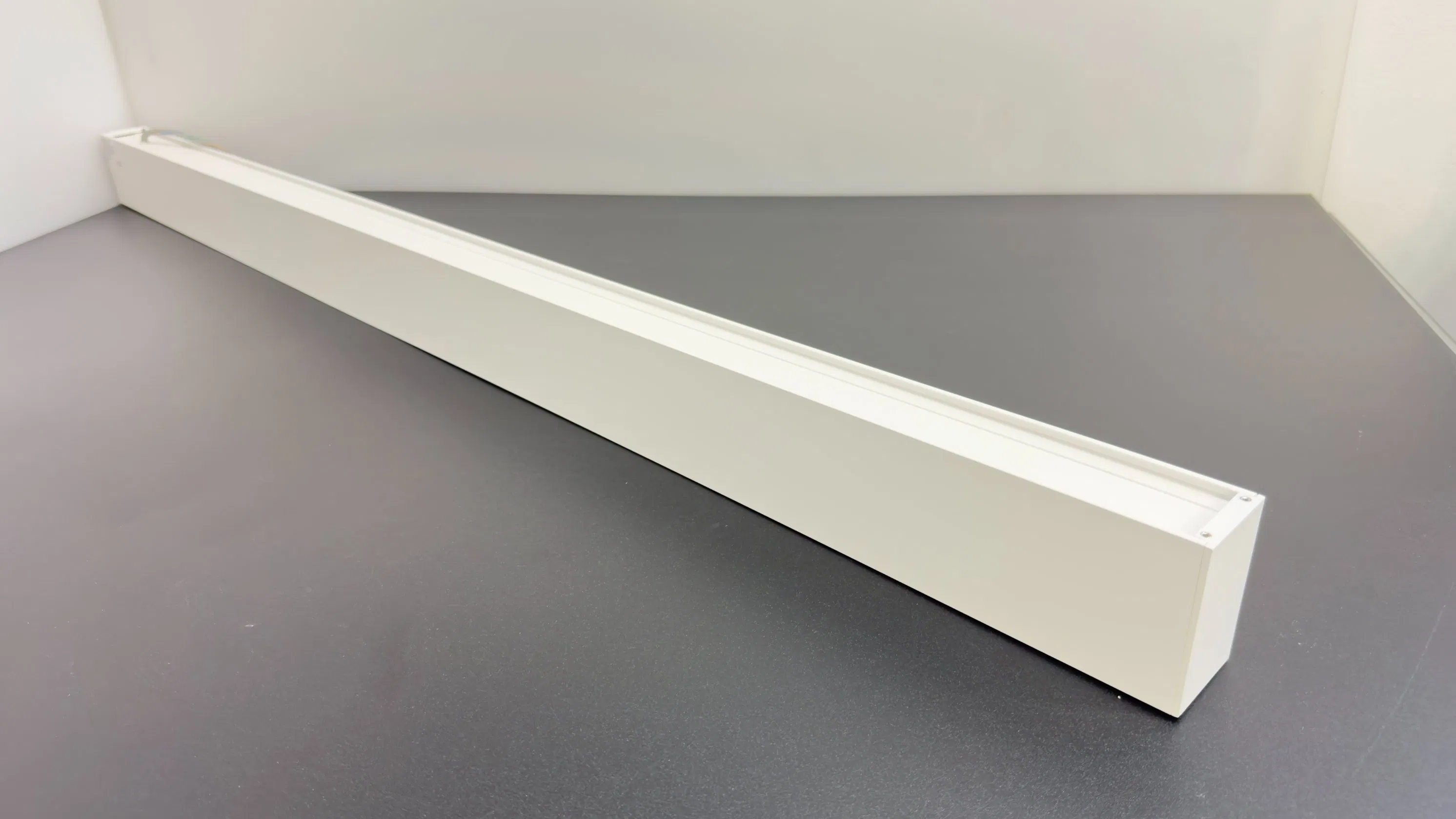 Modern Style Seamless IP65 Waterproof LED Linear Light for Architect