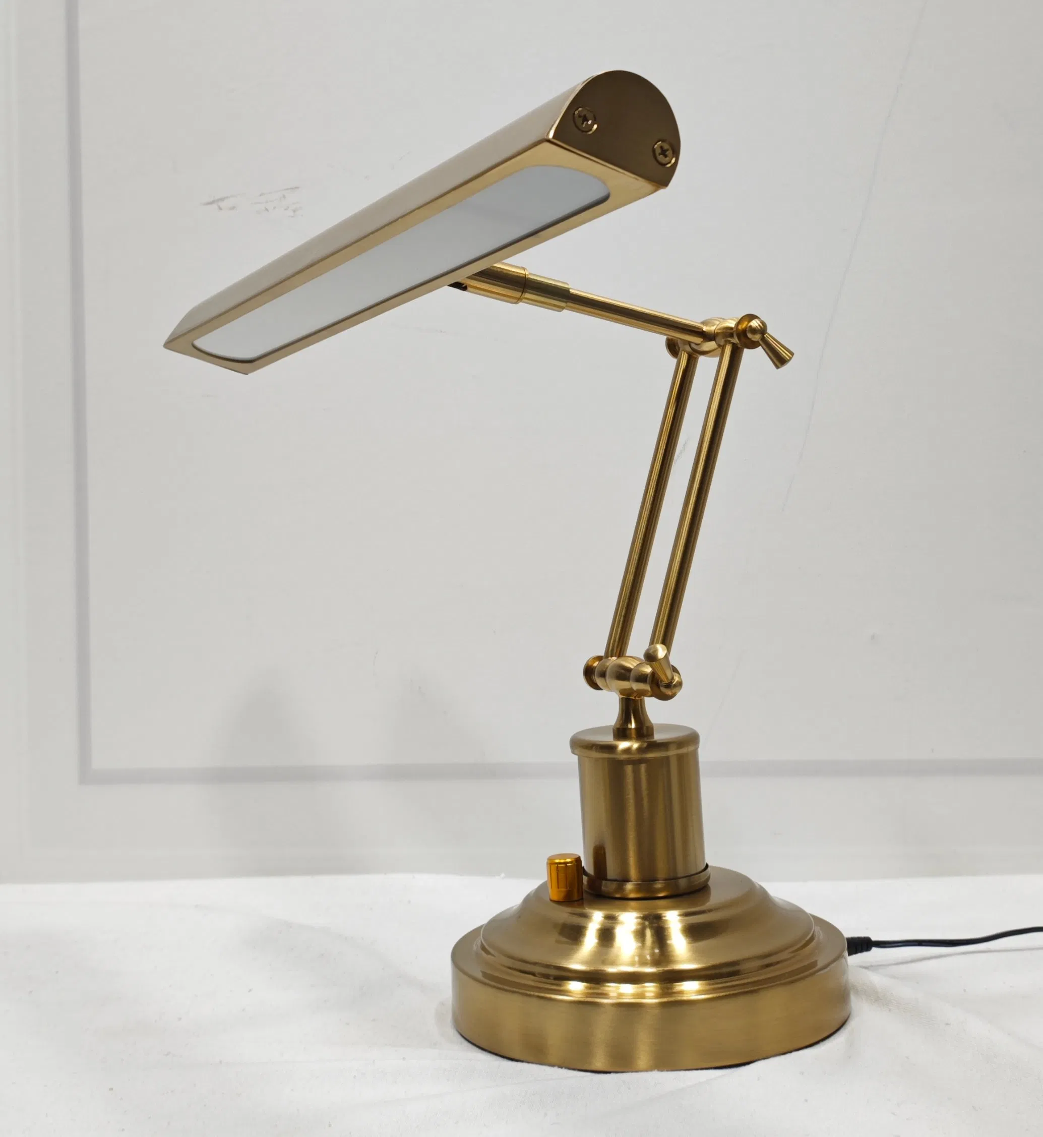 Traditional Antique Upright Piano Lamp LED Desk Reading Lamp Adjustable Banker Lamp in Polished Brass Finish
