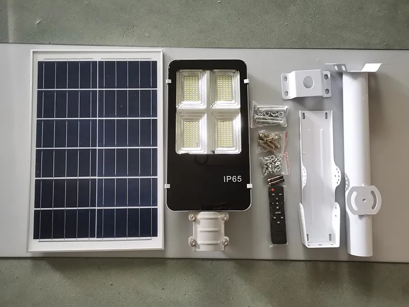 Luminária de Rua Solar de Alumínio Fundido 100W Tipo Dividido