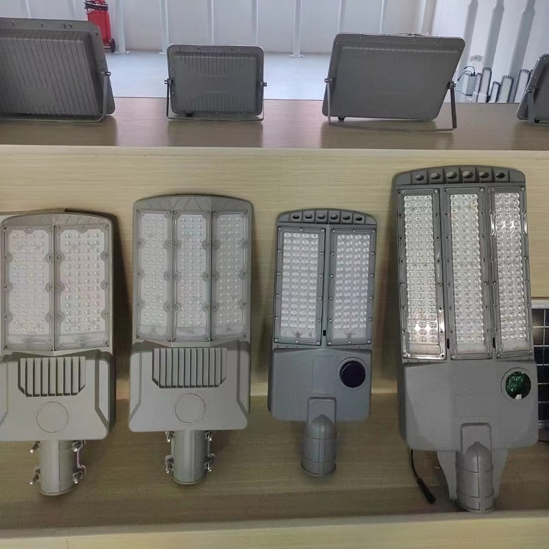 Novo Luminário Solar ao Ar Livre Lithmilum com Bateria, Sensor de Movimento Automático para Estacionamento, Luz de Rua de Energia Solar para Comércio