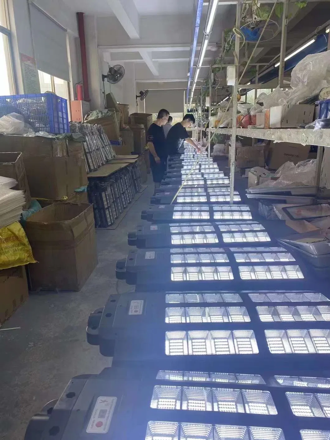 Luminária de Rua Solar de Alumínio Fundido 100W Tipo Dividido