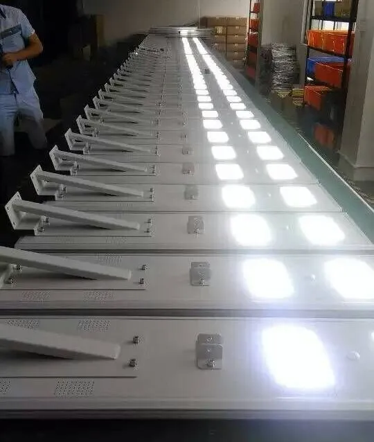 Todos em Um 60W 100W IP65 Luz de Rua Solar, Lâmpada LED Solar Comercial para Iluminação de Estradas, Parques e Áreas de Estacionamento