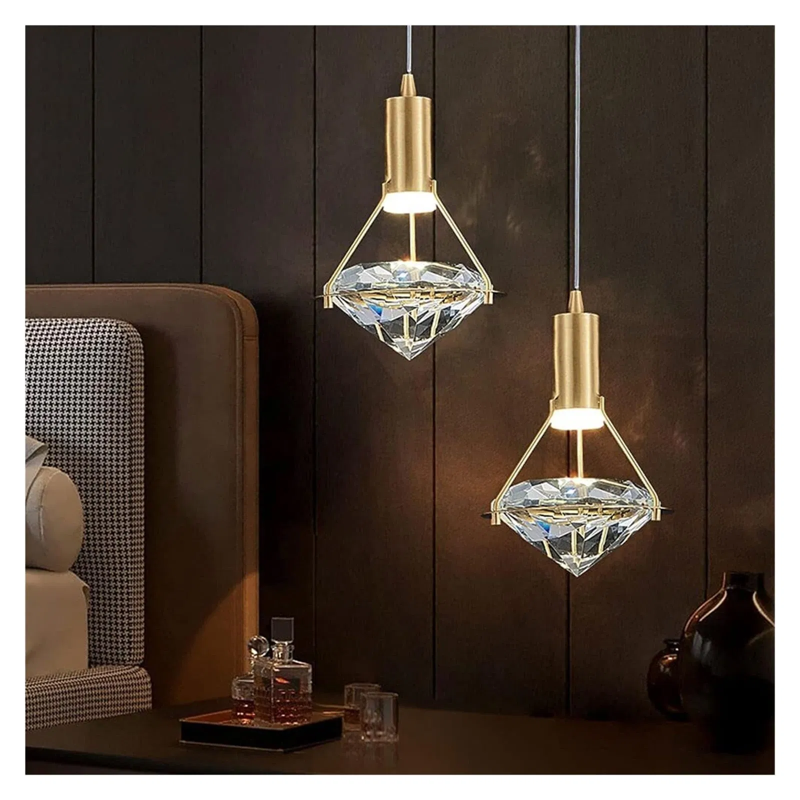 Luzes Pendentes de Cristal Cortado em Diamante e Latão (Conjunto de 3) : Iluminação Moderna Glamourosa)