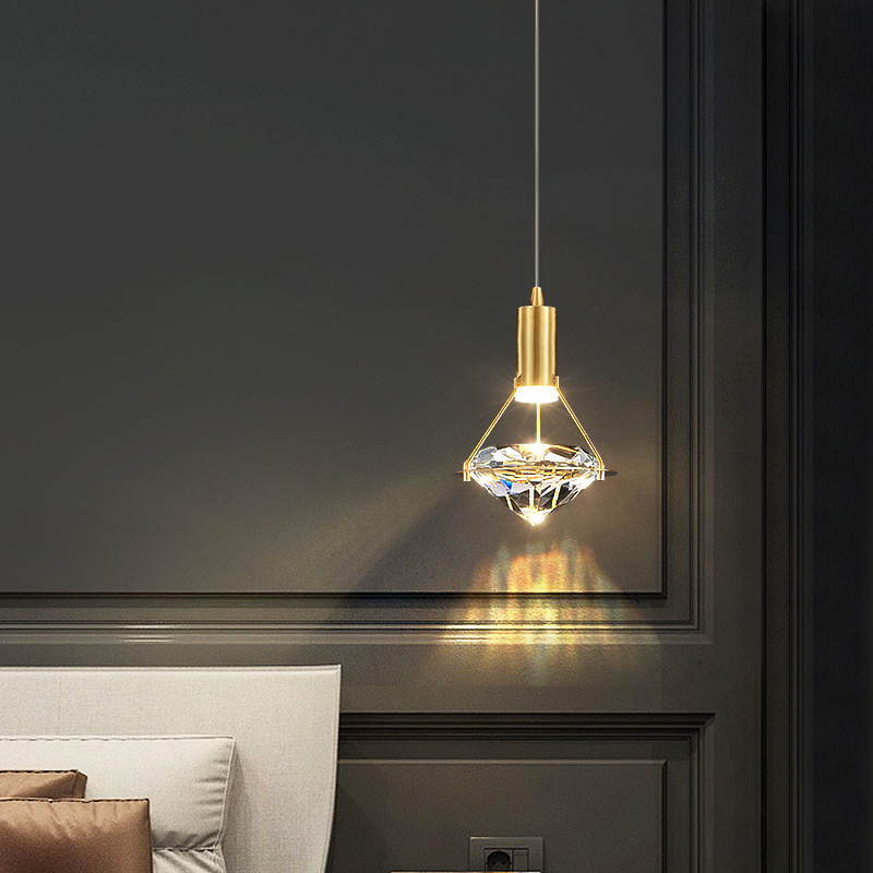 Luzes Pendentes de Cristal Cortado em Diamante e Latão (Conjunto de 3) : Iluminação Moderna Glamourosa)