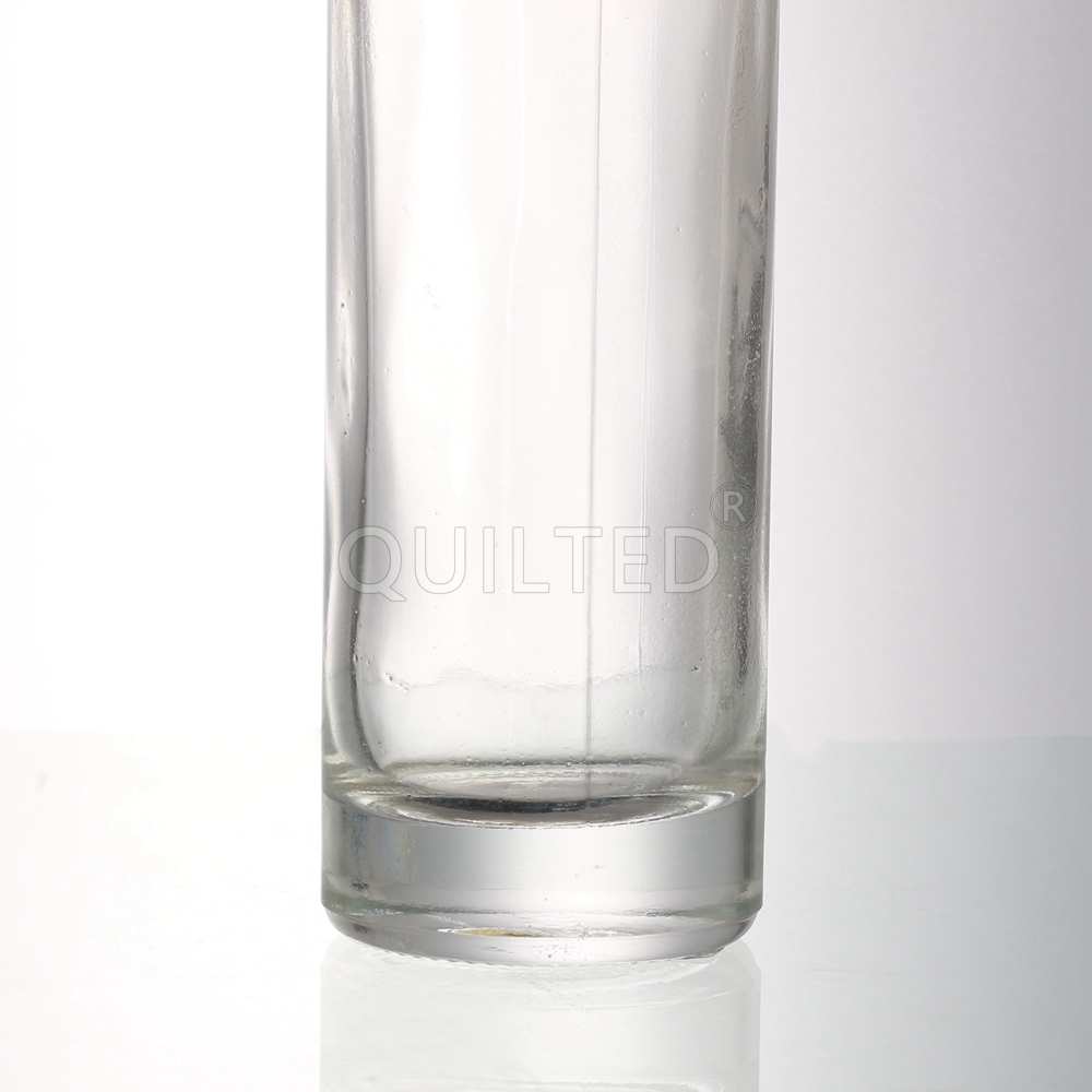 China Mini 150 ml clear liquor glass gin bottle with screw  Supplier, Suppliers