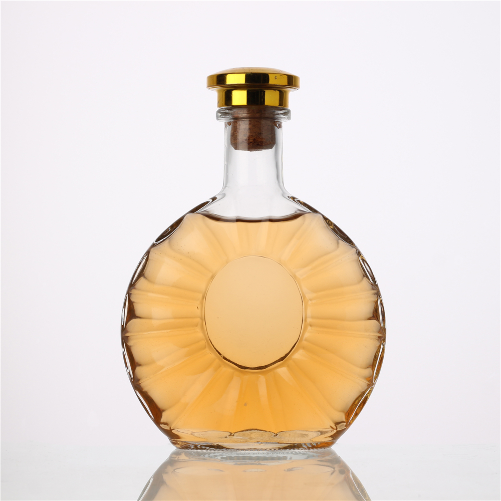 China 700 ml liquor glass whisky bottle with lid  Manufacturers, Suppliers