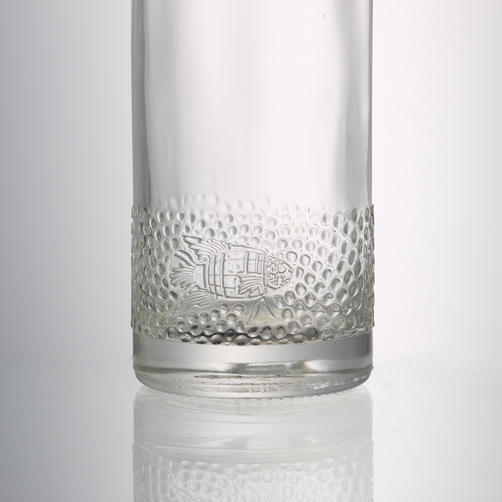 Wholesale High quality 700 ml clear liquor bottle with stopper  Manufacturers, Supplier