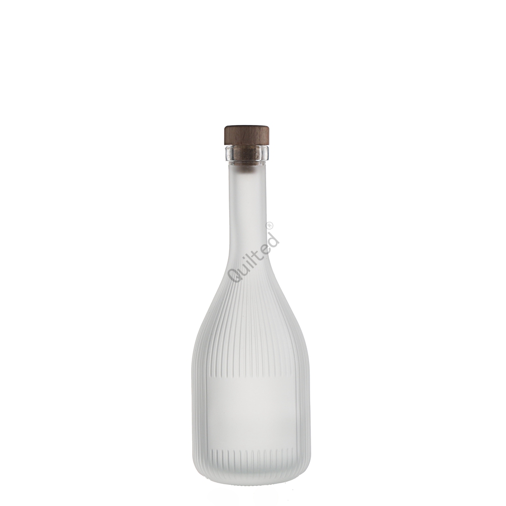 China 500 ml liquor clear vodka glass bottle with cork  Manufacturer, Suppliers