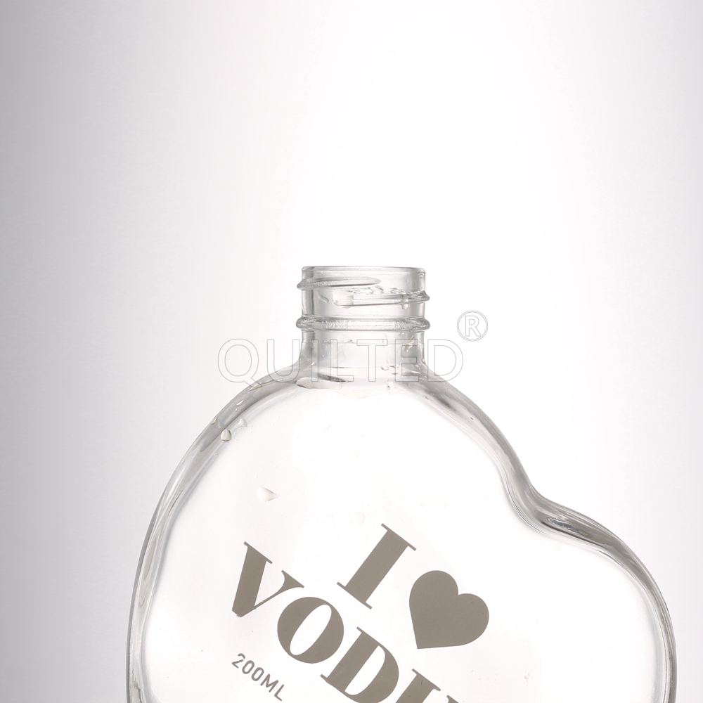 China 200 ml heart-shaped clear liquor glass bottle  Supplier, Suppliers