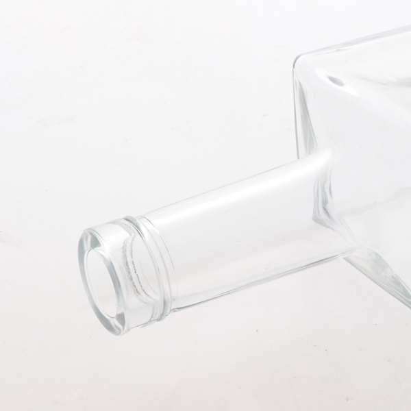 Wholesale 700ml clear trapeziod shape glass alcohol bottles Manufacturers, Supplier