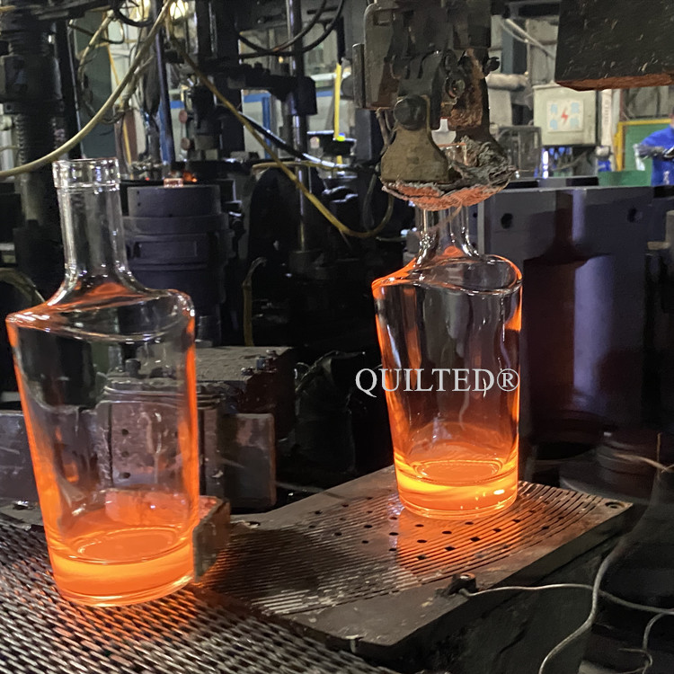 China 500 ML 700 ML 750 ML DECANTER LOLA Glass Bottles Manufacturers, Suppliers