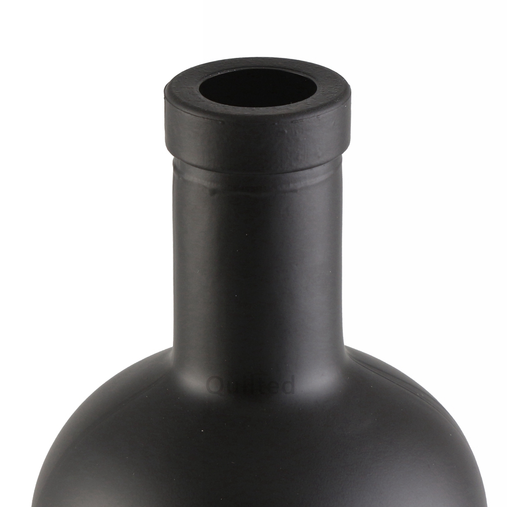 China 750 ml liquor black gin glass bottle with cover  Manufacturer, Suppliers