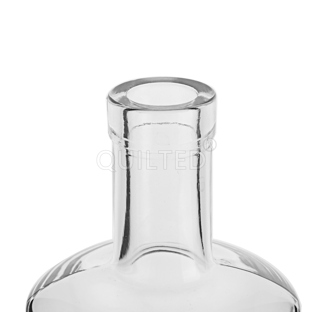 China 700 ml Round Clear Liquor GLass Vodka Bottle  Manufacturer, Suppliers
