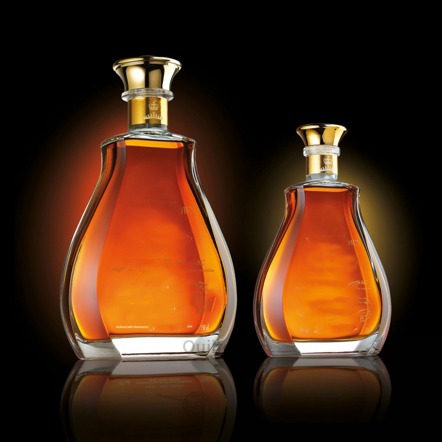 China Customized 750ml clear liquor glass bottles Manufacturer, Supplier