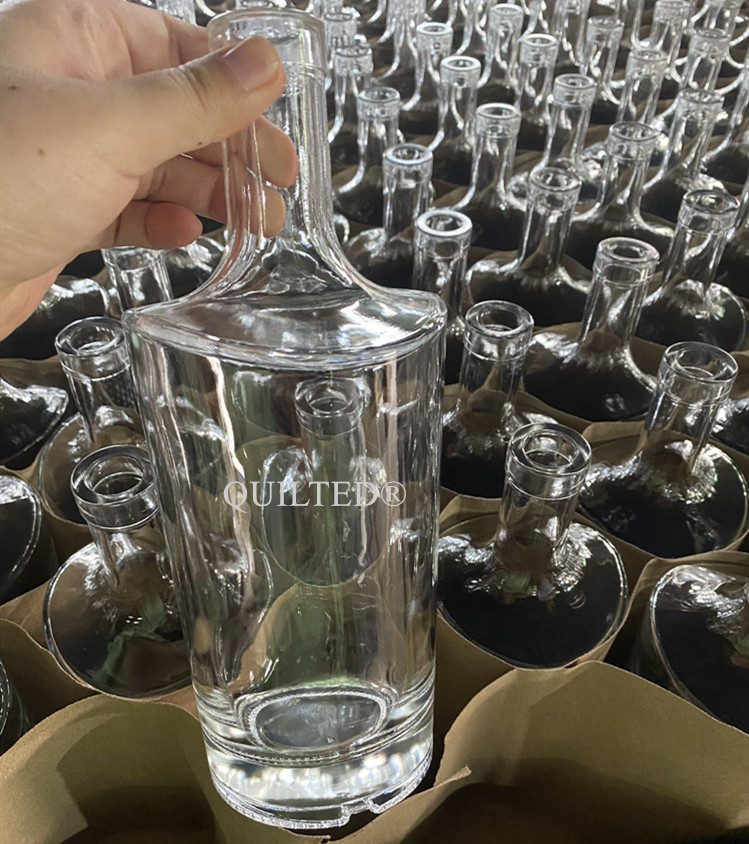 China 500 ML 700 ML 750 ML DECANTER LOLA Glass Bottles Manufacturers, Suppliers