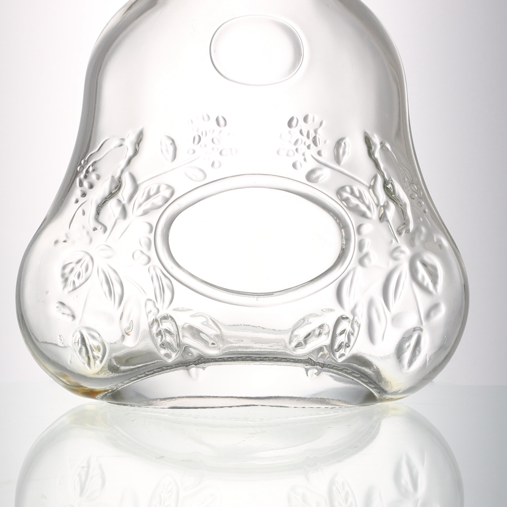 China 700 ml unique shape flat glass liquor bottle   Manufacturer, Suppliers