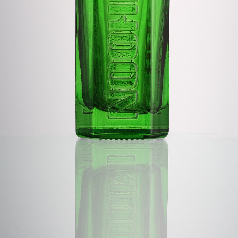 China 50 ml Mini liquor glass bottle with screw  Supplier, Suppliers