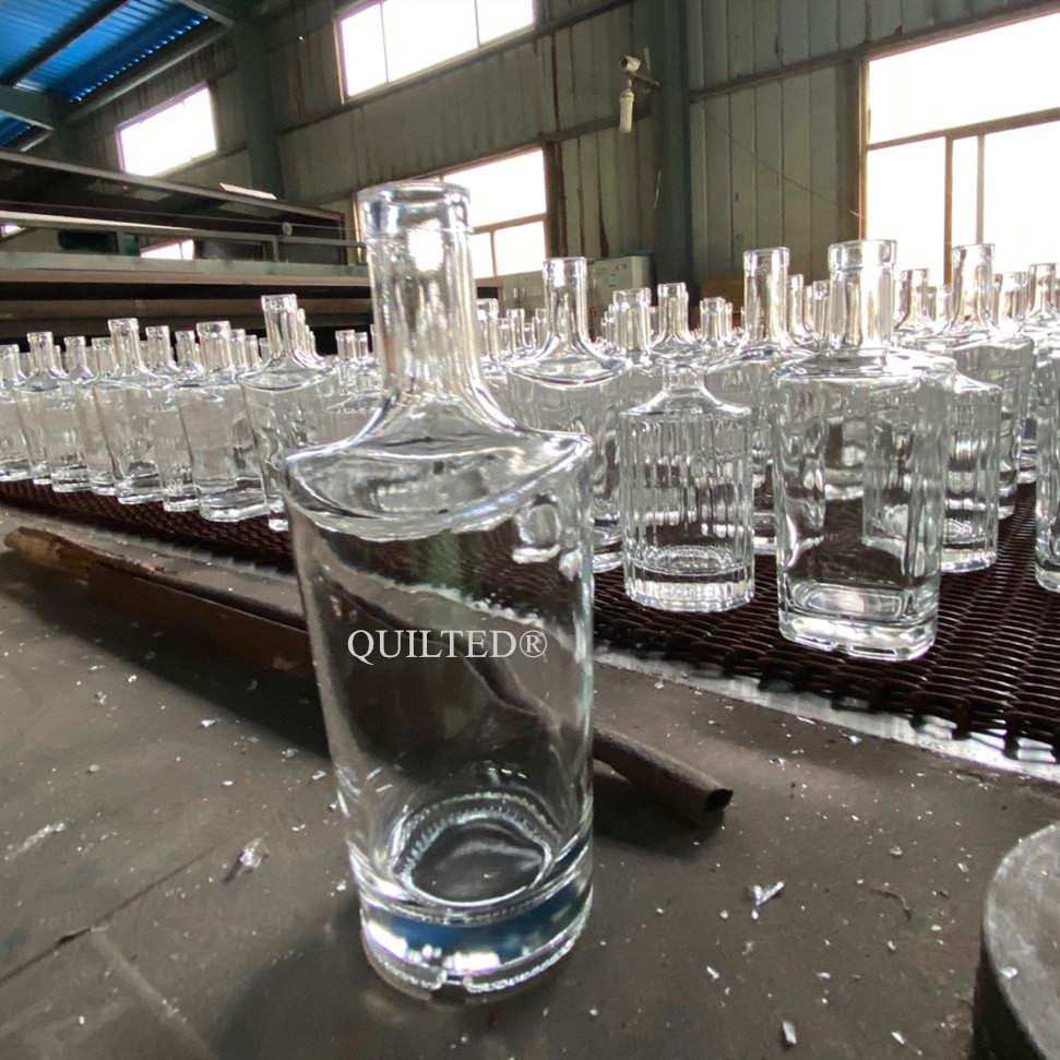 China 500 ML 700 ML 750 ML DECANTER LOLA Glass Bottles Manufacturers, Suppliers
