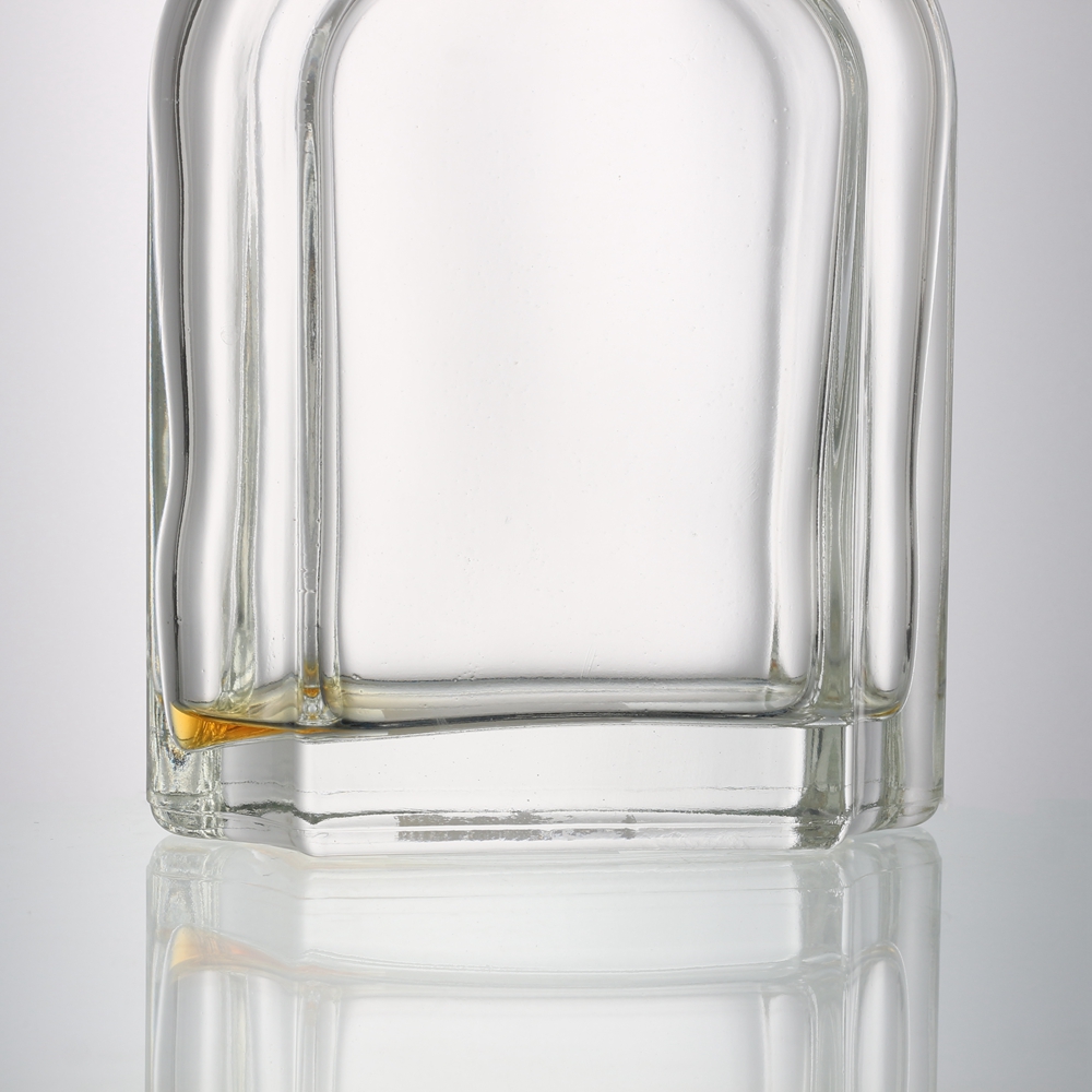 China 700 ml flat shape liquor glass bottle Manufacturer, Suppliers
