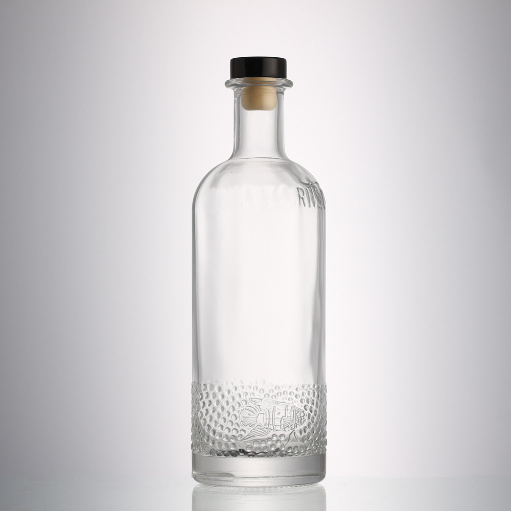 Wholesale High quality 700 ml clear liquor bottle with stopper  Manufacturers, Supplier