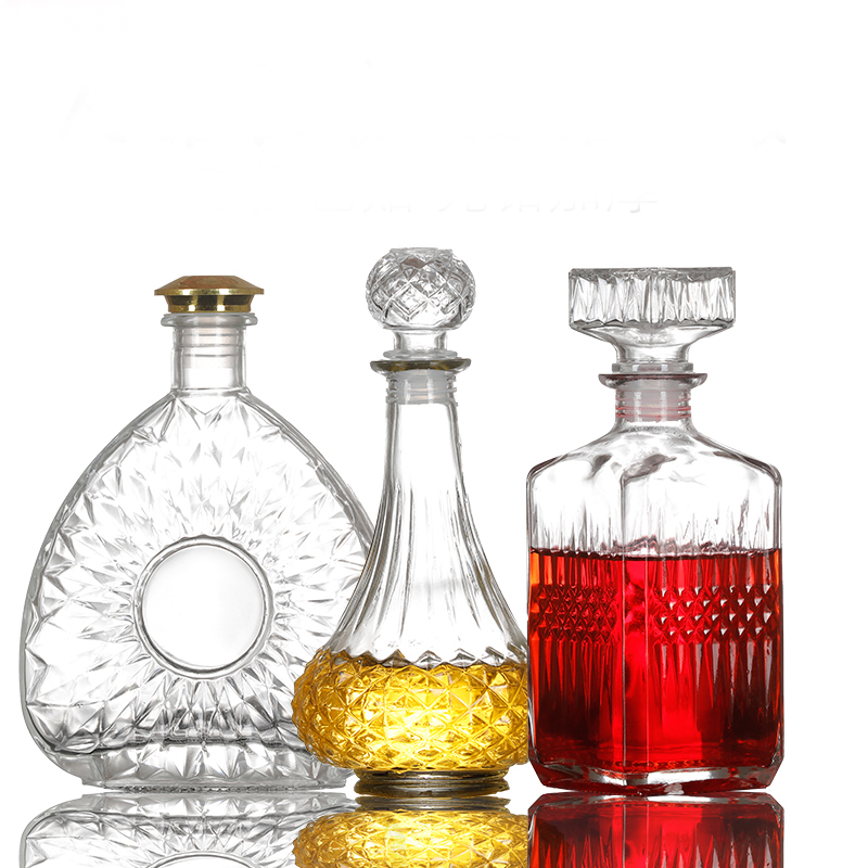 China 700 ml liquor glass whisky bottle with lid  Manufacturers, Suppliers