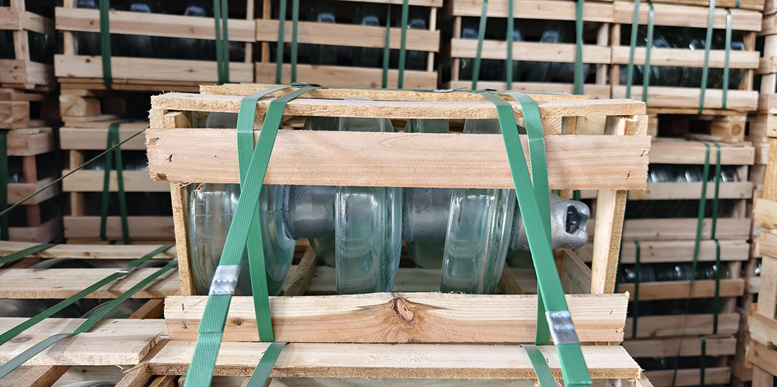 Packaging of U70BP Insulator