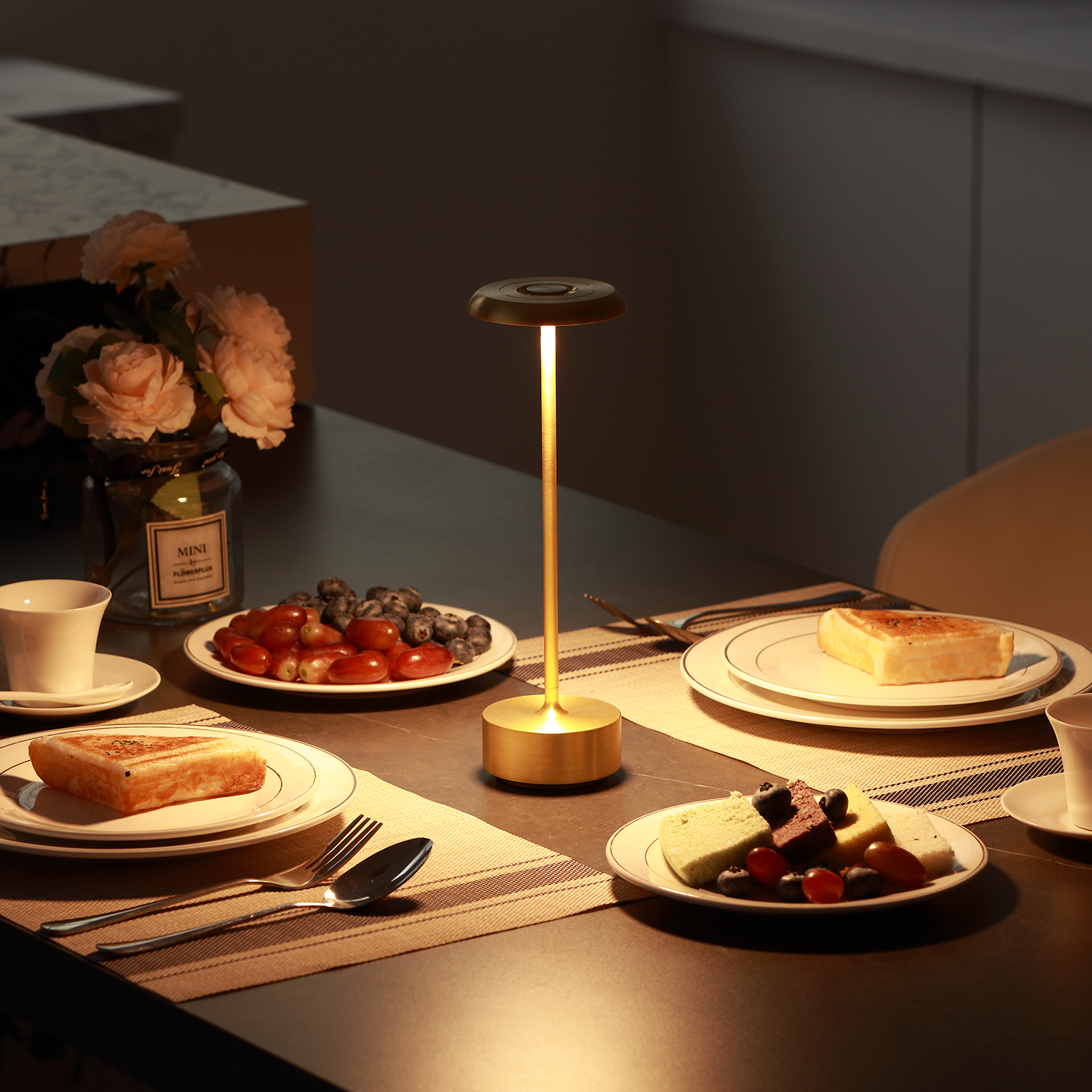 Modern Vintage LED Bedside Table Lamp Aluminum Oxidation Finish 3 Level Brightness Dimmable Battery-Powered Novelty for Home