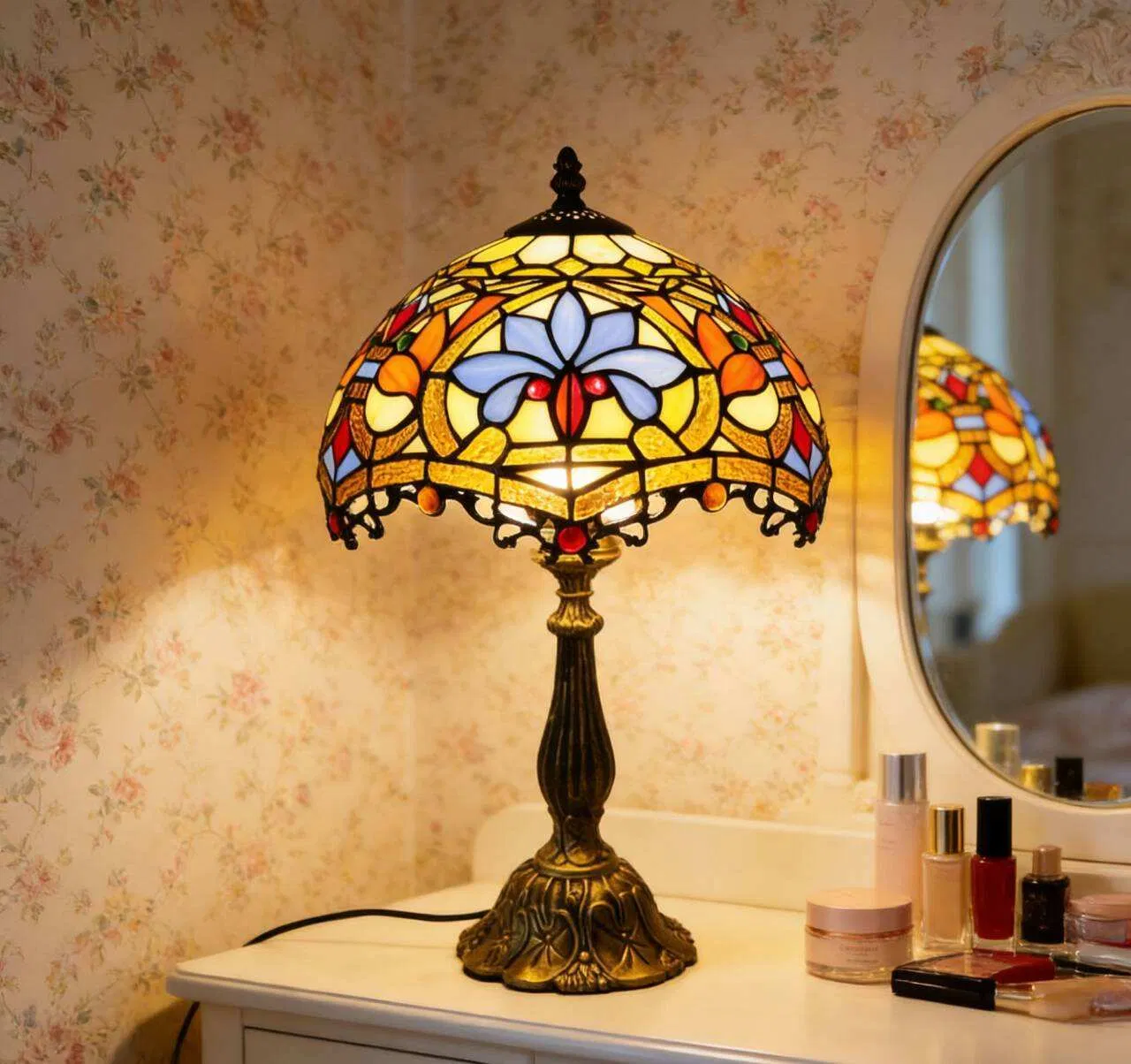 Retro Stained Glass Table Lamp Handcrafted Colored Glass Desk Lamp with Ornate Metal Base Vintage Decorative Bedside Light