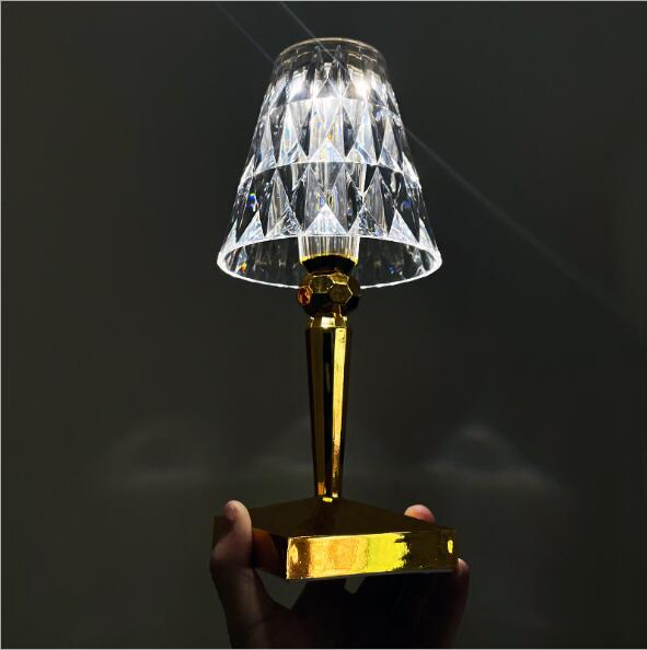 Battery Acrylic Crystal Diamond Portable Table Lamp USB Rechargeable Touching Hotel Restaurant Bar Tale Lamp