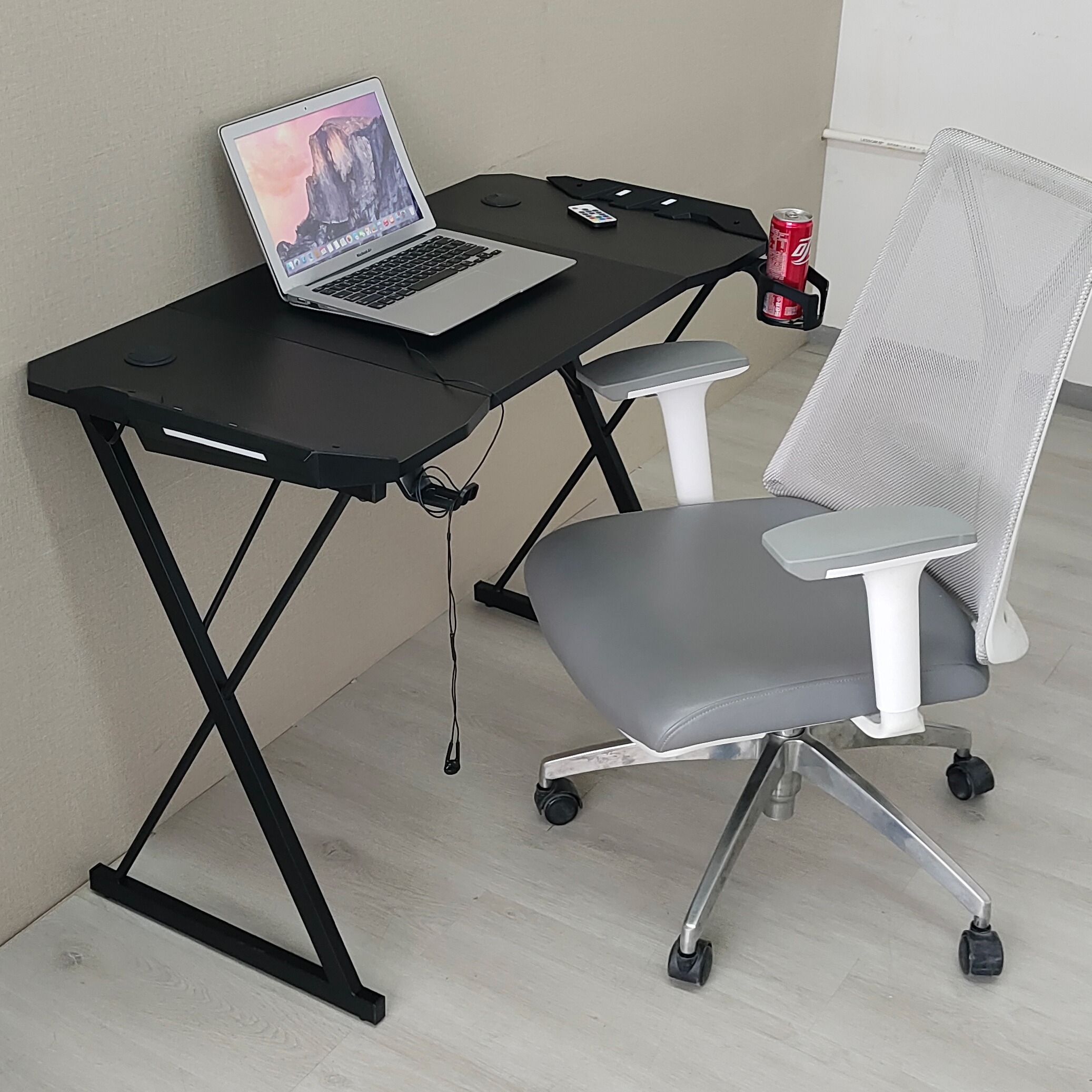 Yijiang Smart Gaming Desk LED Colorful Lamp Game Atmosphere Light Modern Metal Frame Black Wood Surface 3-Year Warranty Game