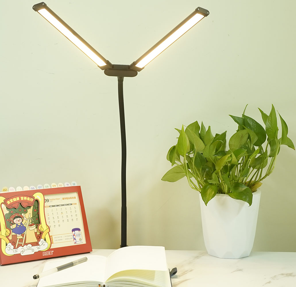 Eye-Care European White Architect Light Clamp Smart Double Head Computer Monitor Table Clip Lamp Adjustable Flexible Gooseneck