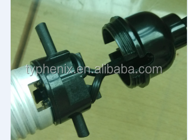 Push handle lamp holder