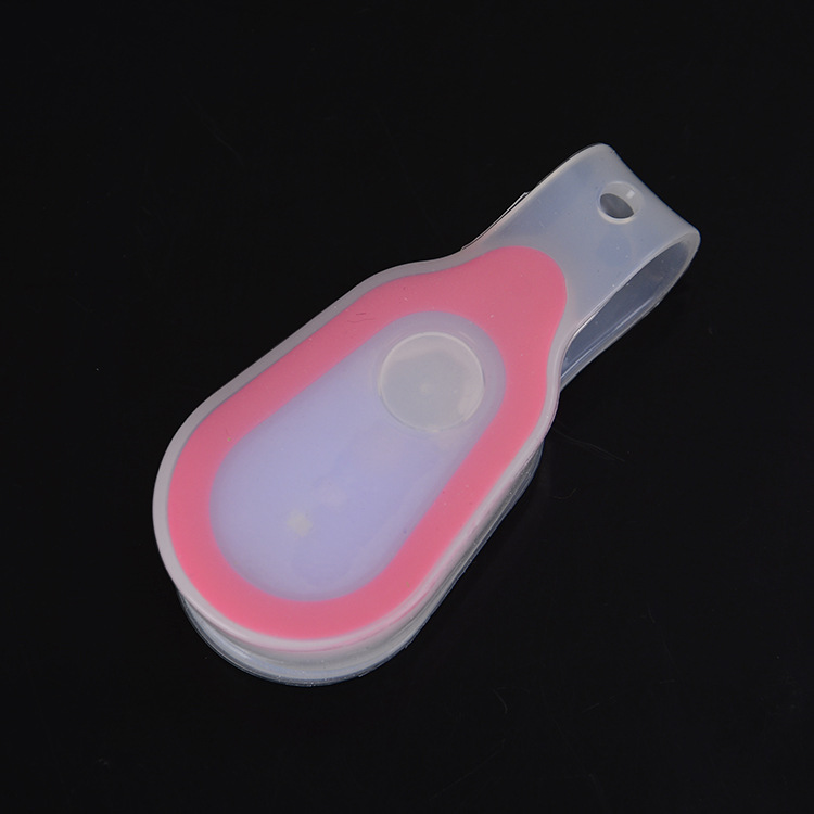 Detailed view of running light 10