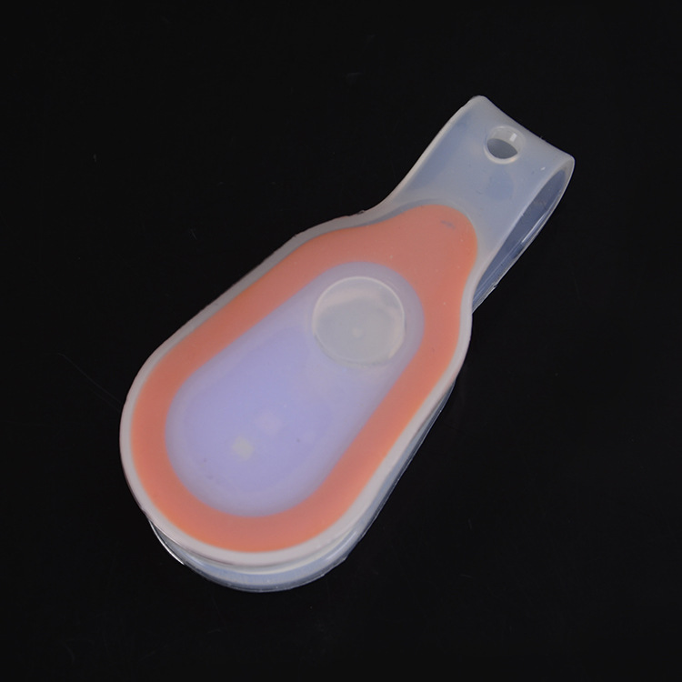 Detailed view of running light 11